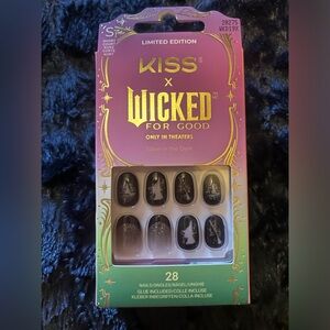Wicked For Good Movie Kiss press on Nails Glue-On Almond Black Glitter Glow Dark